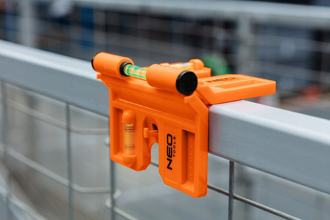 NEO TOOLS KĄTOWA POZIOMNICA DO SŁUPKÓW RUCHOMA Z MAGNESEM 71-003