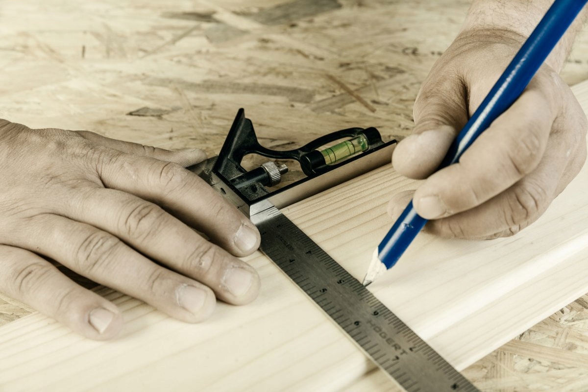 HOGERT KĄTOWNIK STOLARSKI Z POZIOMICĄ 300MM HT4M217