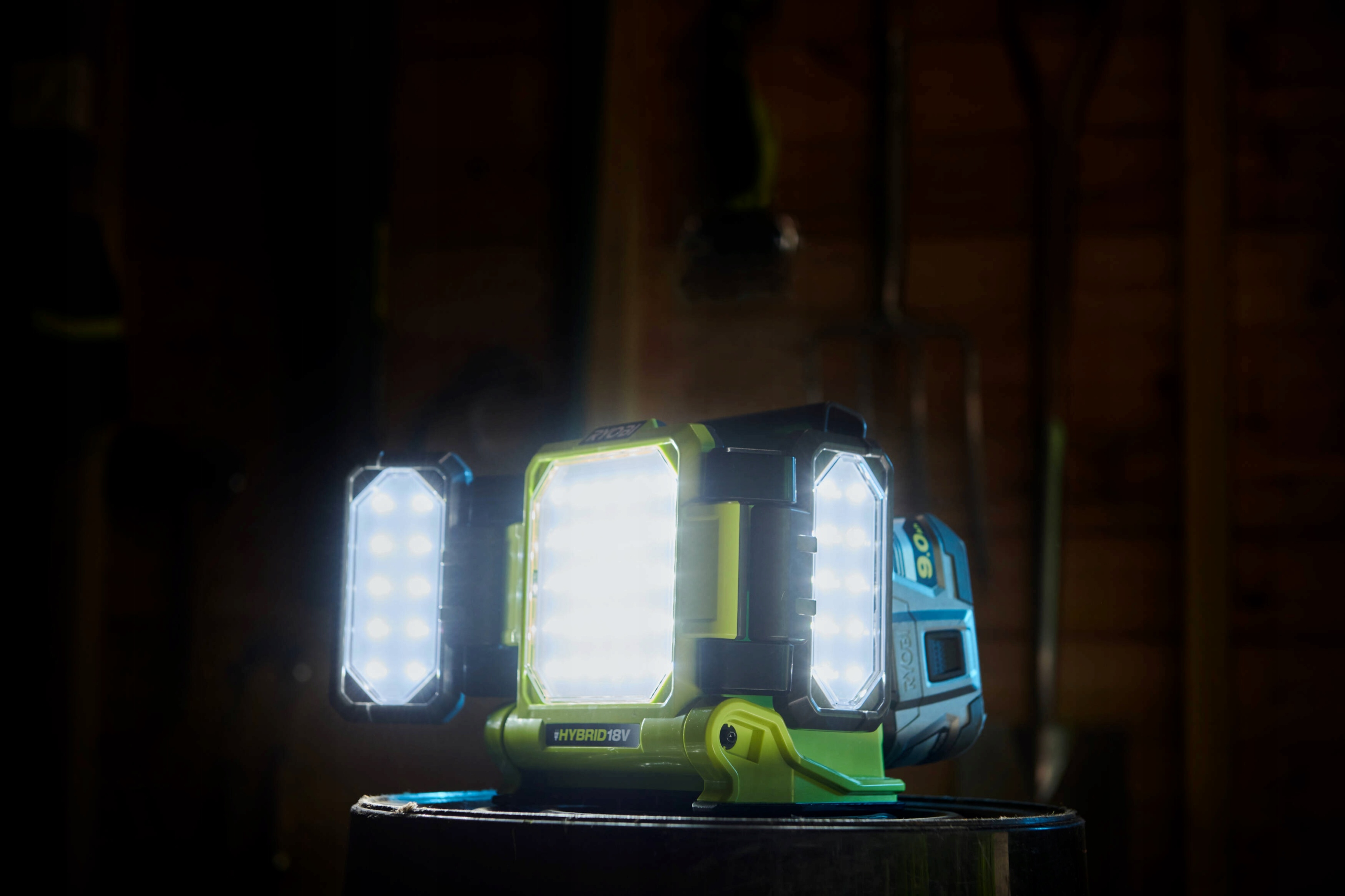 LAMPA HALOGEN LED hybrydowy RYOBI RLPH18-0 3000LM