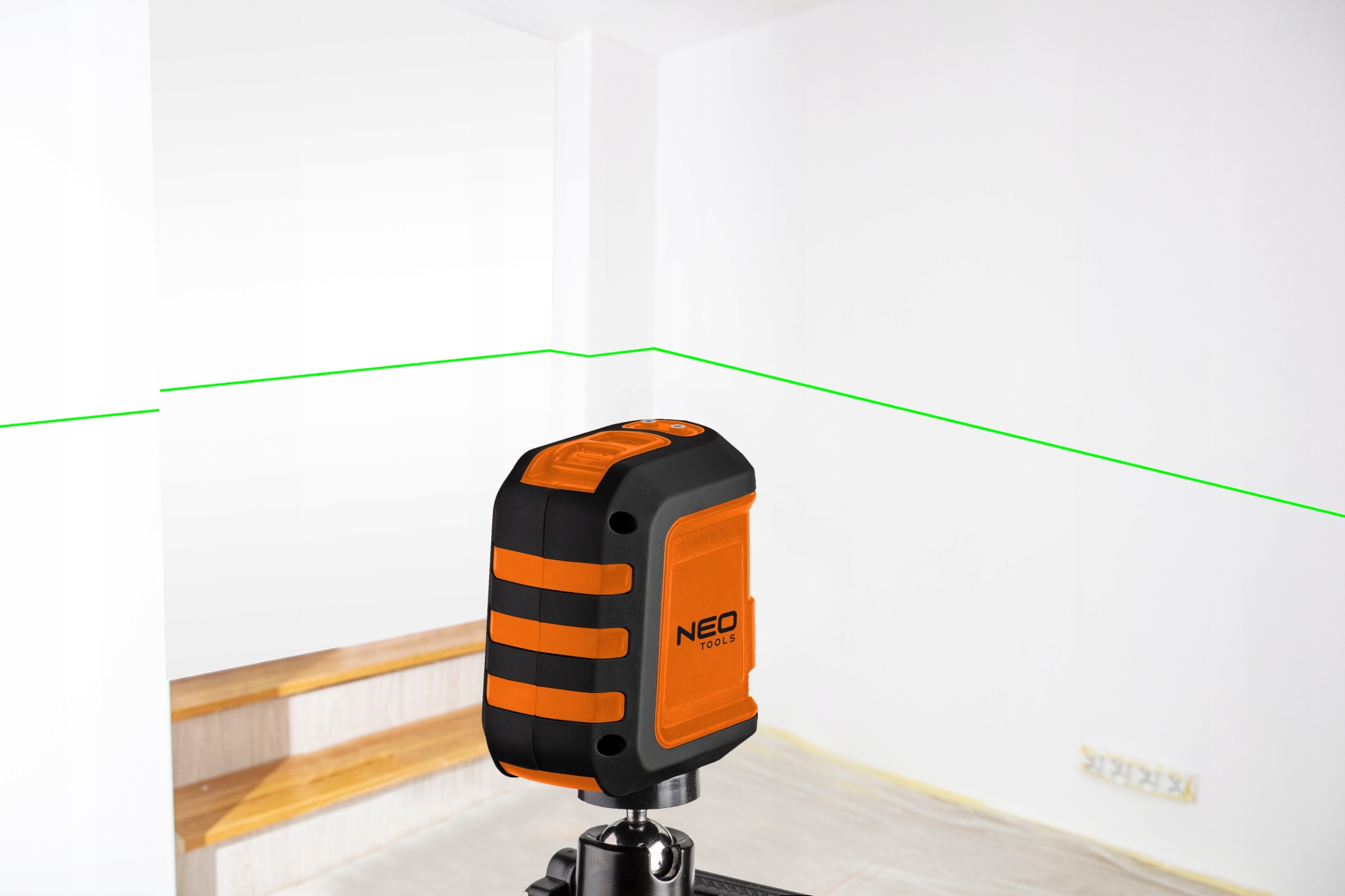 NEO LASER KRZYŻOWY POZIOMICA 15m ZIELONY + STATYW