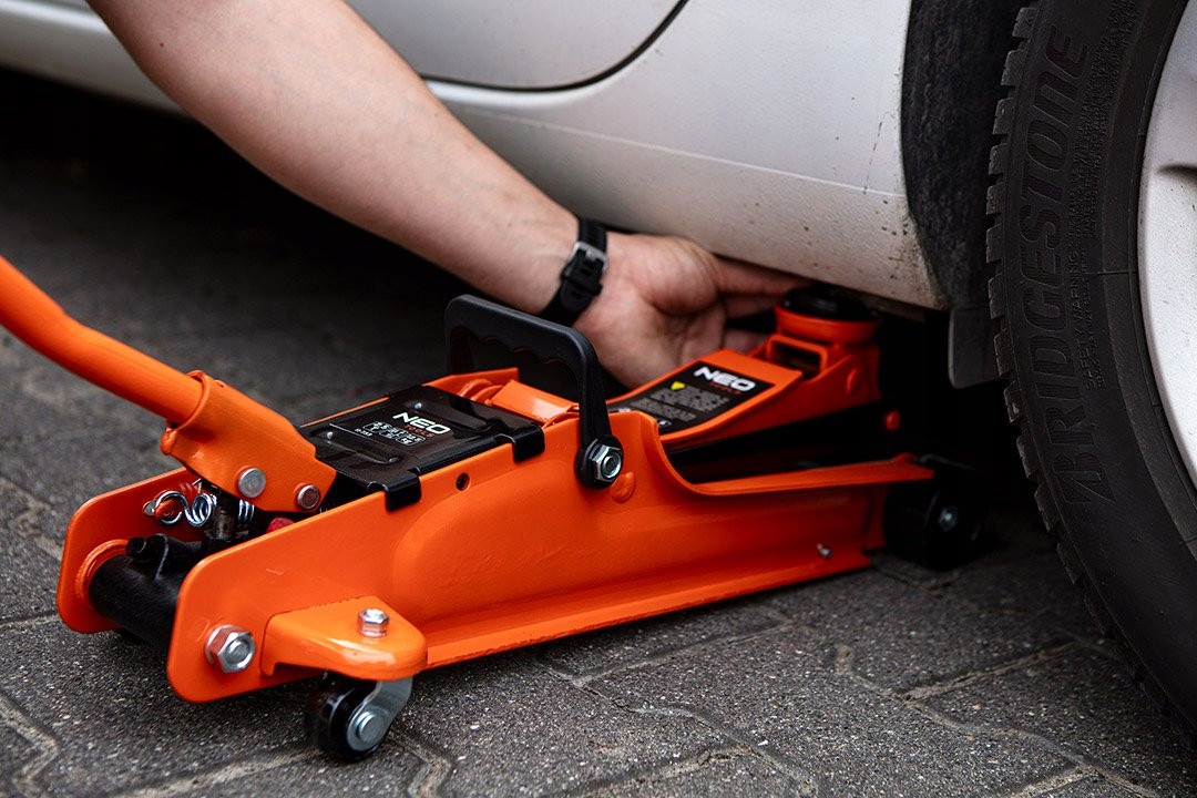 NEO PODNOŚNIK WARSZTATOWY 2.5t NISKOPROFILOWY ŻABA 85-385mm LEWAREK 11-733