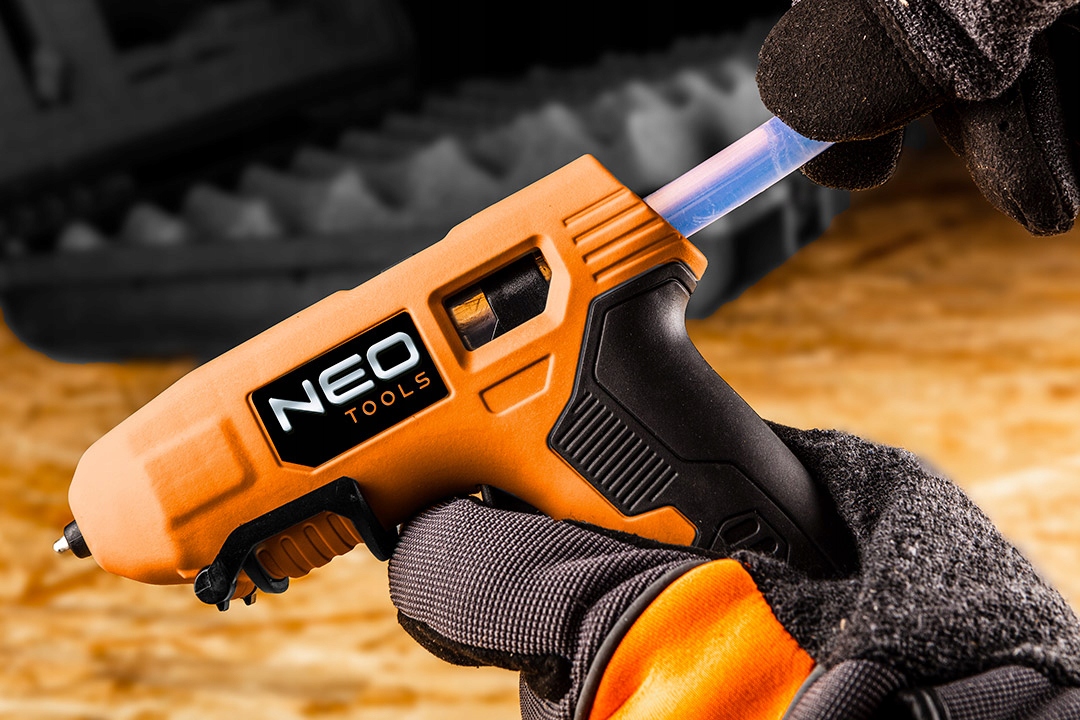 NEO TOOLS PISTOLET KLEJU 11mm 4V AKUMULATOROWY USB KLEJ 2kg 17-083 + 17-154