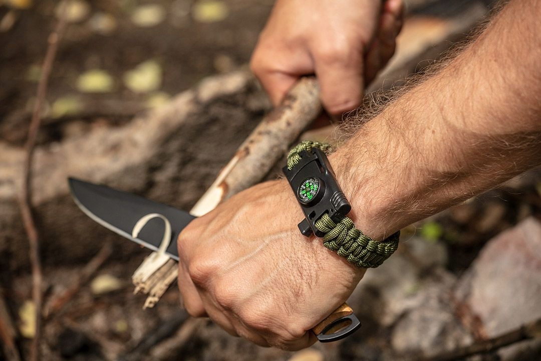 BRANSOLETKA SURVIVALOWA 5W1 NÓŻ KRZESIWO PARACORD