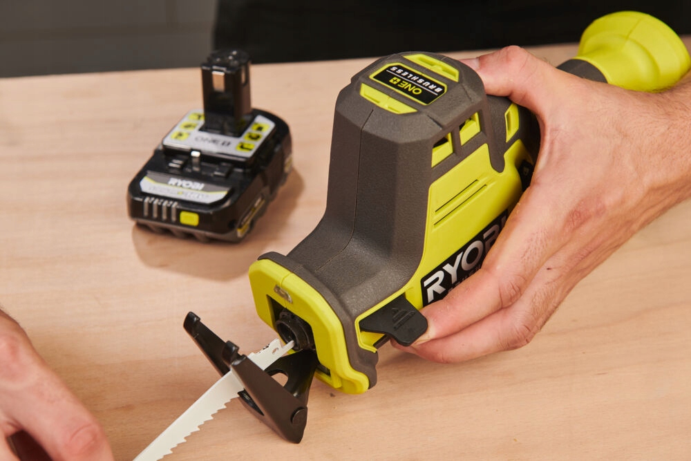 RYOBI PIŁARKA PIŁA SZABLASTA BEZSZCZOTKOWA AKUMULATOROWA 18V RRS18CBL-0