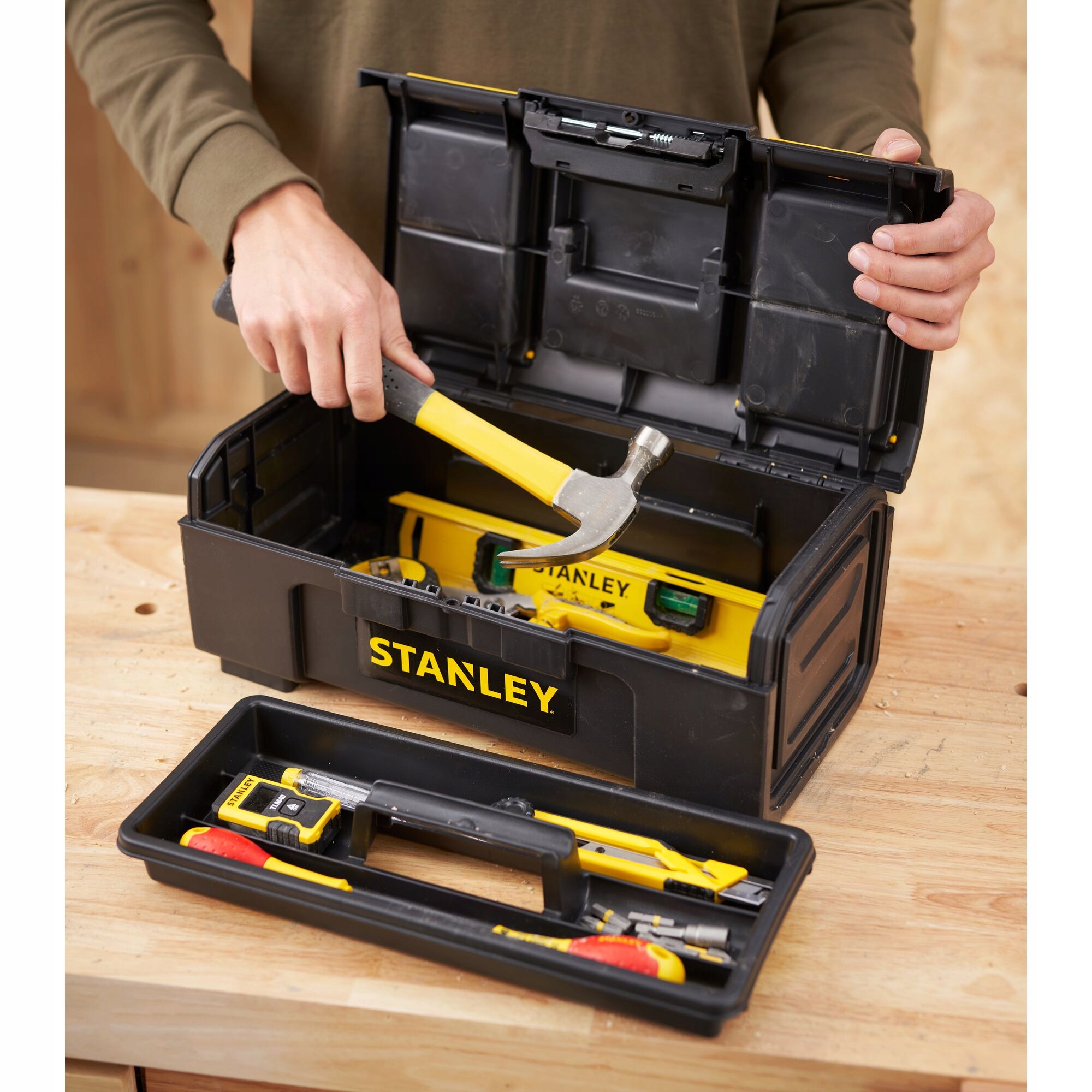 STANLEY WALIZA SKRZYNIA NARZĘDZIOWA BASIC 16" 38.3x16x21.5 FATMAX 1-79-216