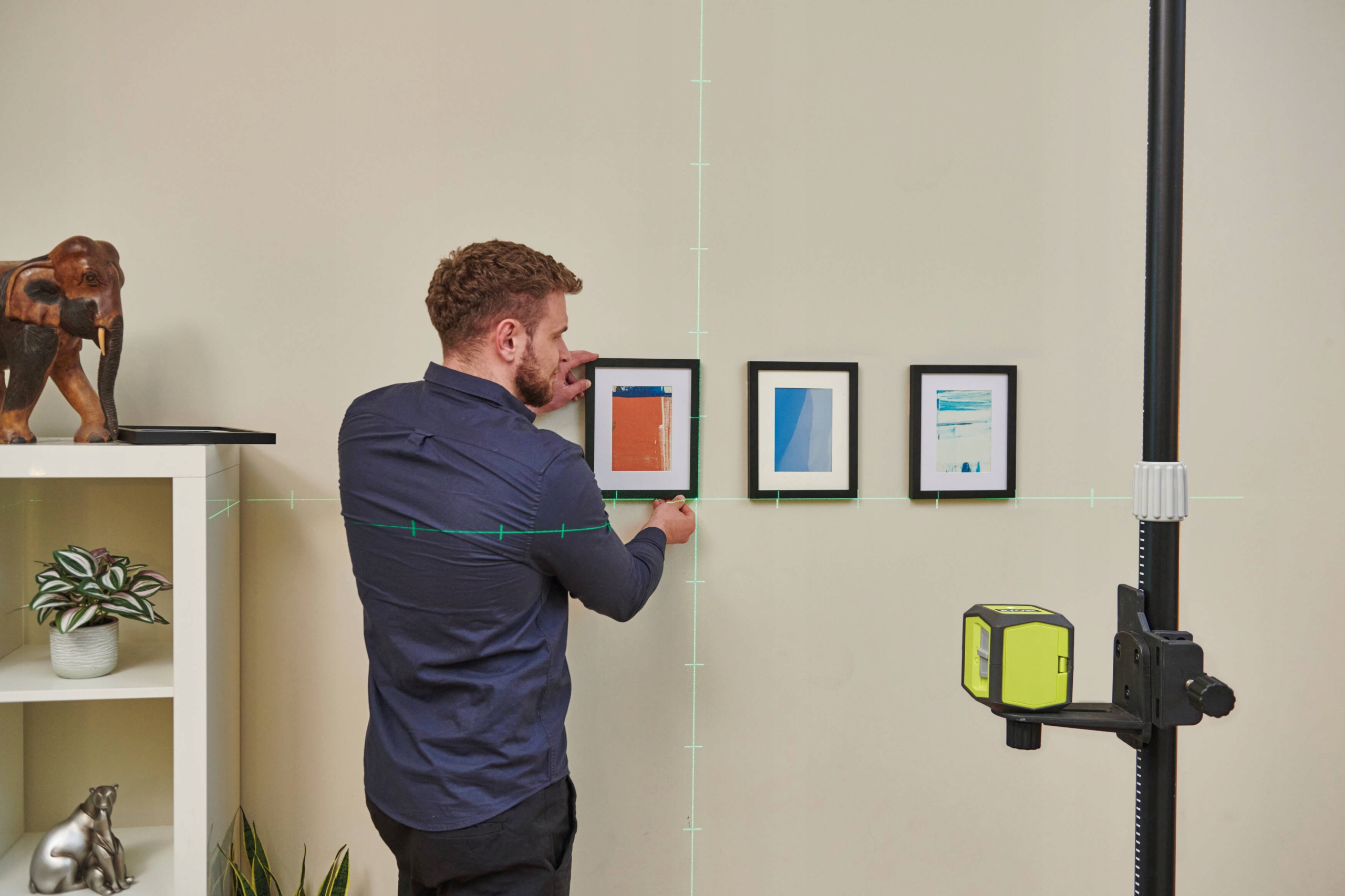 RYOBI LASER KRZYŻOWY POZIOMICA ZIELONY 10m +STATYW