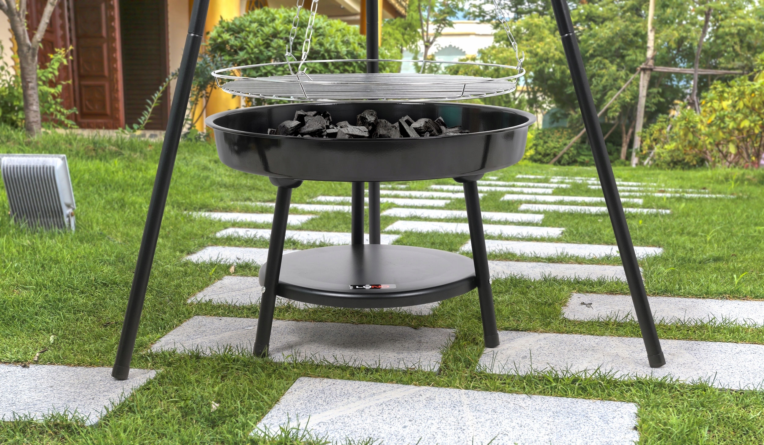 LUND GRILL WĘGLOWY WISZĄCY NA TRÓJNOG PALENISKO CHROMOWANY RUSZT 46CM 99903