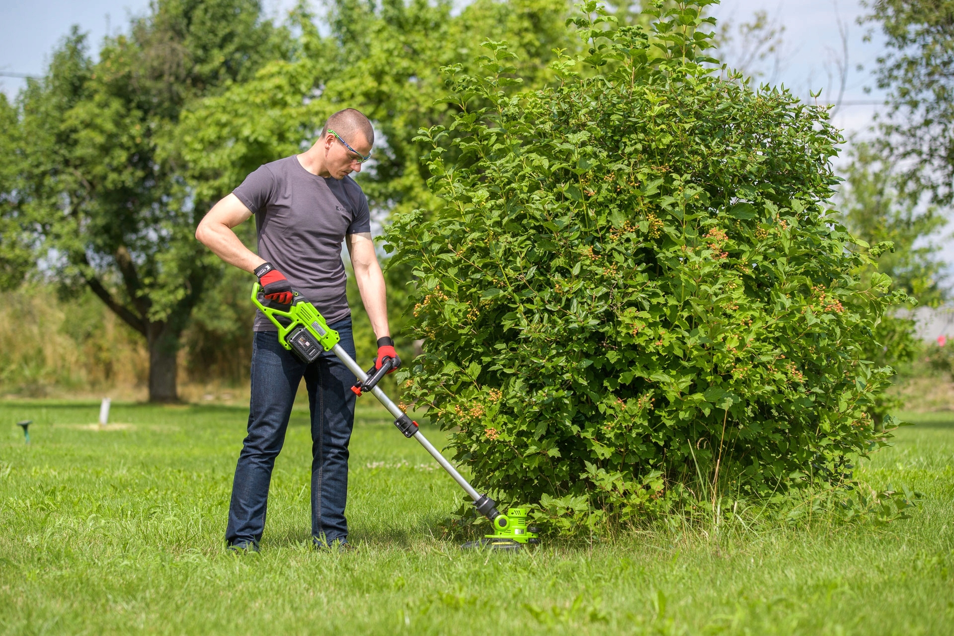 KOSA PODKASZARKA AKUMULATOROWA 20V + 2x2Ah 4GARDEN