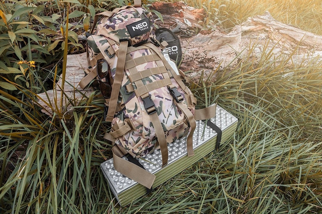 NEO TOOLS KARIMATA MATA SKŁADANA DO SIEDZENIA 185x56cm WATERPROOF 63-161