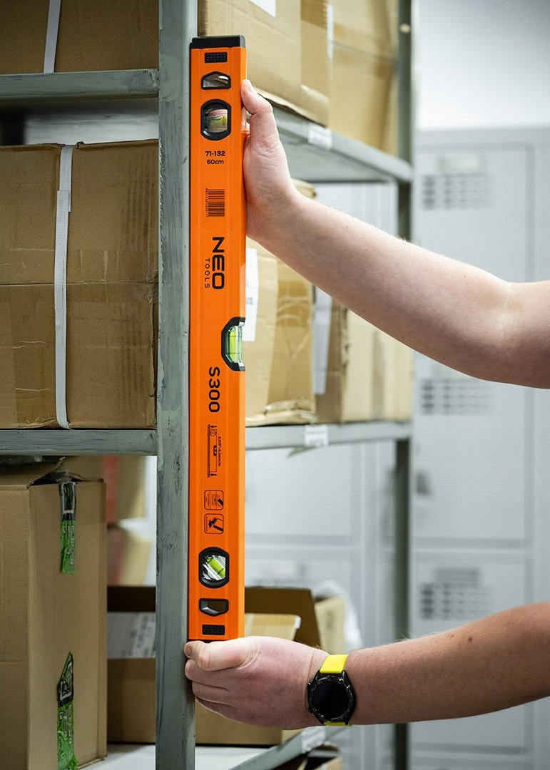 NEO TOOLS BUDOWLANA POZIOMNICA ALUMINIOWA S 300 3 LIBELLE 60 CM 71-132