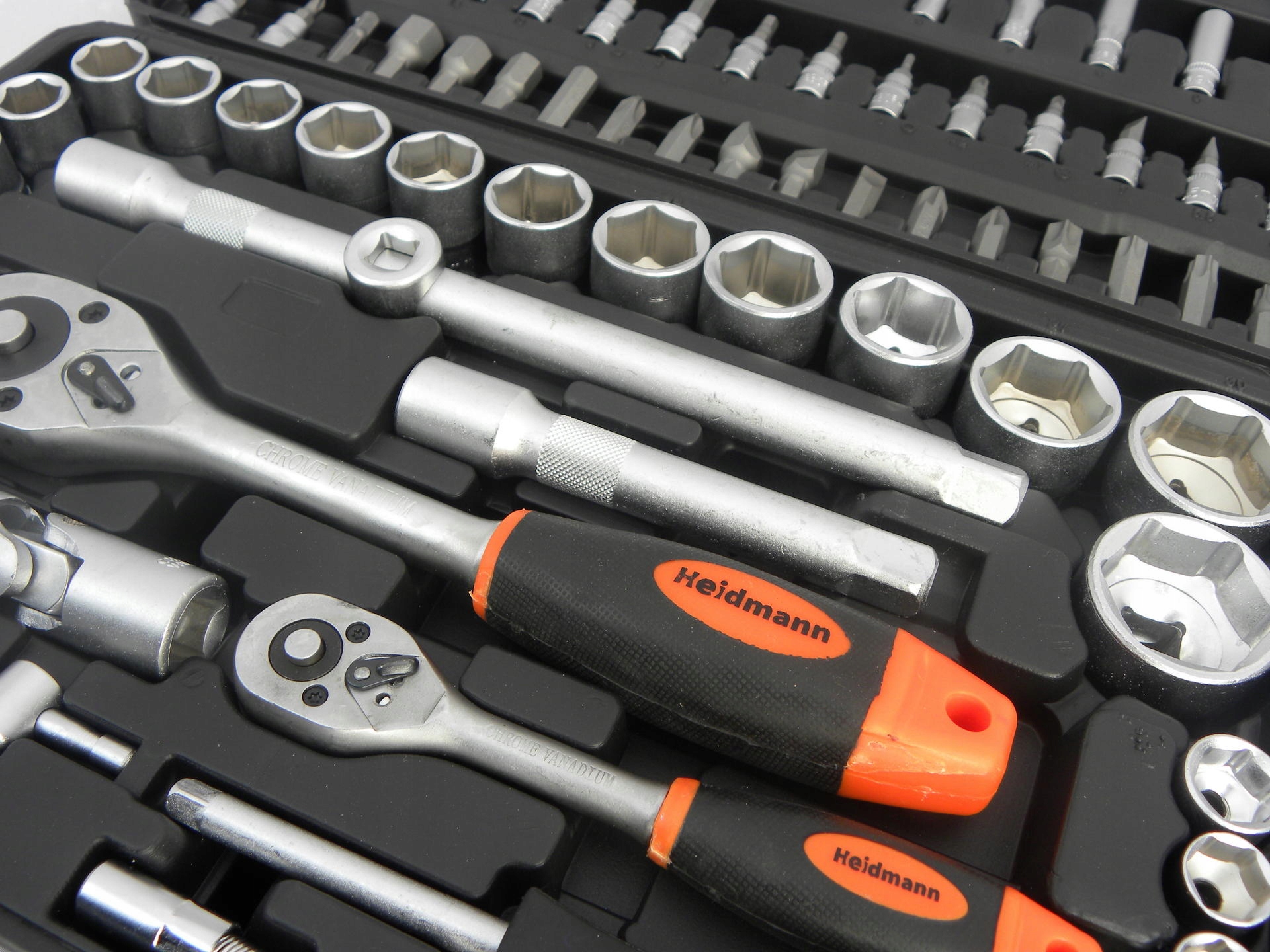 ZESTAW KLUCZY NASADOWYCH 94SZT KLUCZE NASADOWE