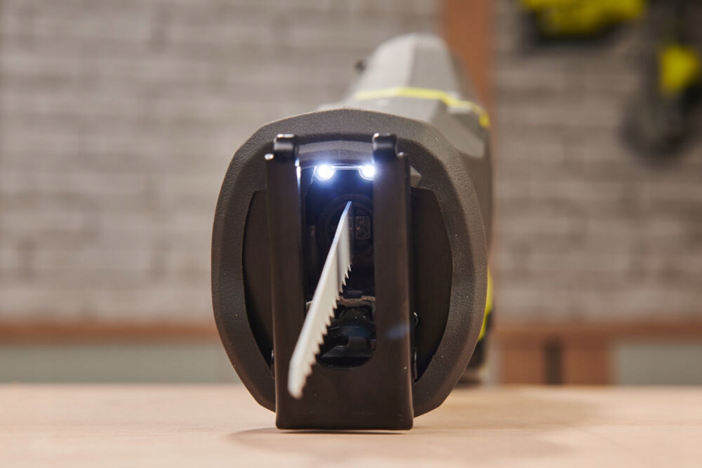 RYOBI PIŁARKA PIŁA SZABLASTA BEZSZCZOTKOWA LED AKUMULATOROWA 18V RRS18BL-0