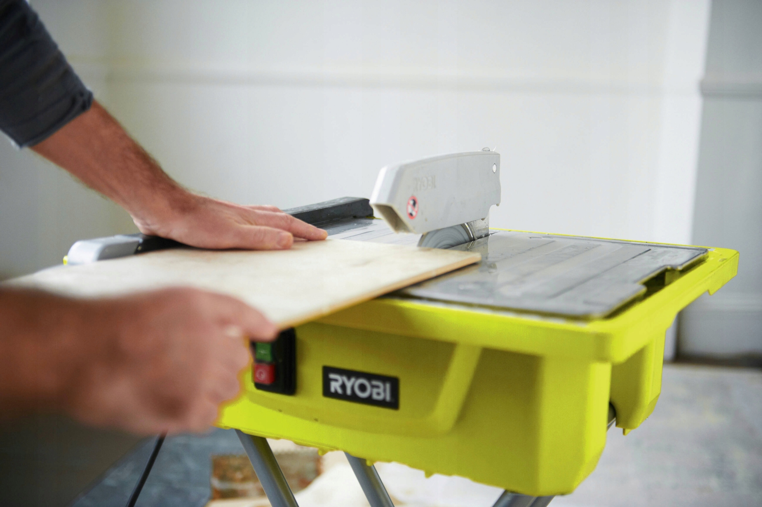 RYOBI PILARKA DO CIĘCIA GLAZURY MOKRO 500W 178mm