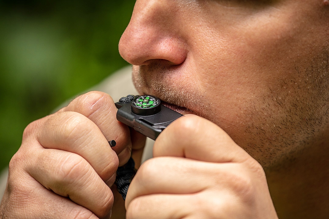 NEO ZESTAW KOMPLET NARZĘDZI SURVIVALOWYCH NÓŻ LATARKA BRANSOLETKA 63-033