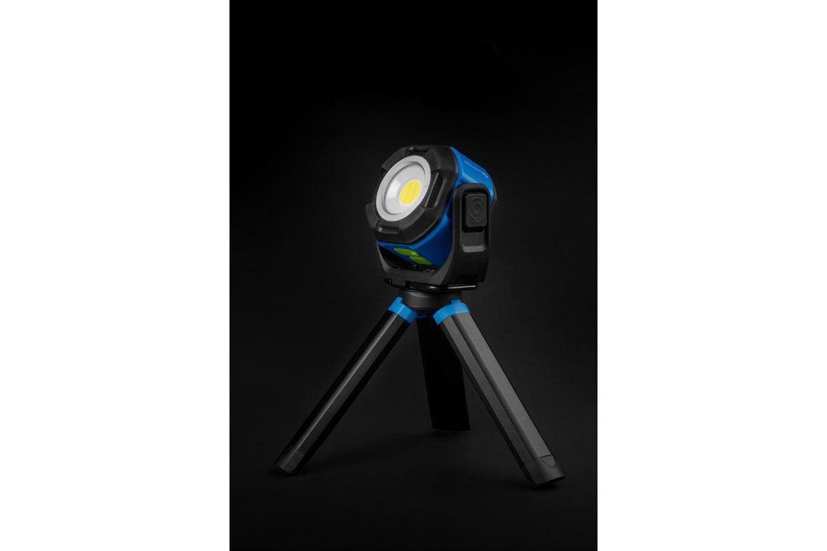HOEGERT MAŁY REFLEKTOR ROBOCZY LAMPKA 550LM 6000/7000K MAGNES LAMPA HT1E432