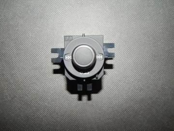 Audi tt 8s кнопка регулировка громкости 8s1919616 фото №1