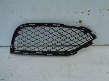 Решітка бампера права mercedes c-klasa w205 amg фото №1