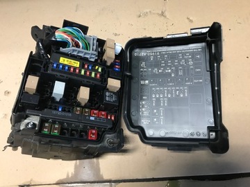 Корпус коробка запобіжників kia cee'd ii crdi фото №1