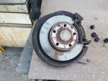 Поворотный кулак ступица задняя правая vw golf v touran фото №1