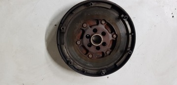 Колесо двомасовий audi a4 passat b5 1.6 alz 415013910 фото №1