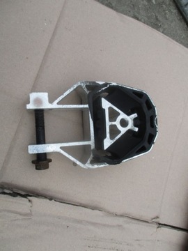 Лапи подушка коробки коробки передач kuga mk1 2.0 tdci фото №1