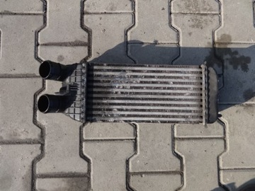 Peugeot 208 12r- 1.6 e-hdi радіаторів інтеркулер фото №1