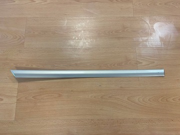 Opel vectra c sedan планка двері правий зад срібна 13101651 фото №1