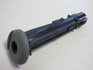 Audi q5 направляюча підголівник 80a886920d lv8 фото №1