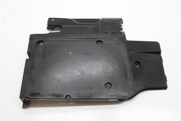 Vw passat b8 захист шасі права 3q0825102b фото №1