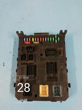 Citroen комп'ютер коробка модуль bsi 28119759-5 фото №1