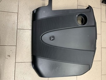 Кришка кришка mercedes c-klasa a6460161824 фото №1