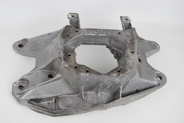 Лапи поддержка коробки audi a8 4h0399263r фото №1