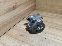 Ford оригинальный номер 1s7q-6600 насос масла фото №1