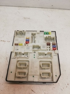 Renault zoe 2013 рамка / модуль предохранителей фото №1