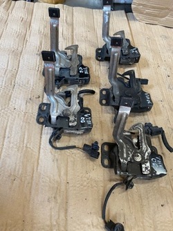 Honda cr-v iii дорестайлінг 2007-2010r замок капота перед фото №1