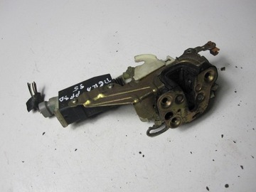 Замок дверь переднее правые opel tigra 3d 95r фото №1