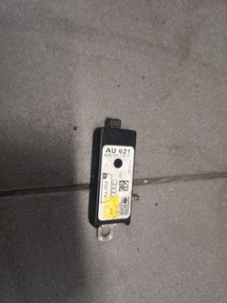 Усилитель антенны audi a8 d2 4d0035225p фото №1