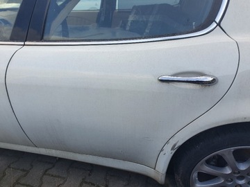 Quattroporte v 04- дверь левая правые зад bez ржавчина фото №1