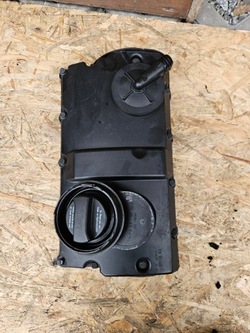 Кришка клапанів vw seat skoda 1.9 tdi 038103469t 038103475q фото №1