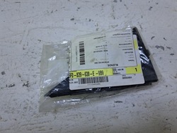 Seat arona треугольник заглушка дверь правые зад фото №1