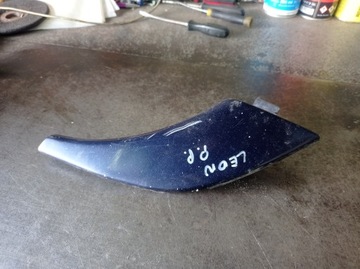 Leon 99-05 - zaslpeka бампера бардачок правый перед фото №1