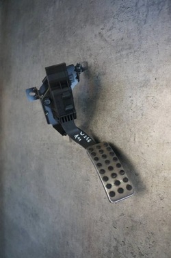 Педаль газу a2463001904 pas безпеки mercedes w246 b-klasa рестайлінг 2.2 фото №1