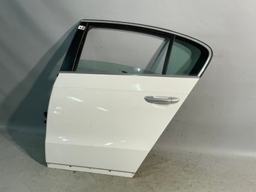 Двері ліві лівий зад задні vw passat b7 sedan колір lb9a європа фото №1