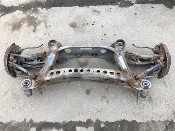 Балка зад підвішування mercedes w210 sedan фото №1