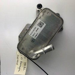 Радиаторов масла w177 amg a35 2.0 t 16v 260920 фото №1