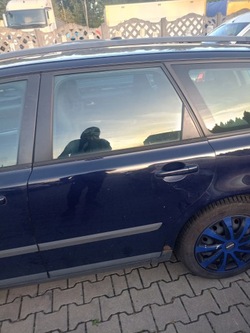 Двері лівий зад 613-46 volvo v50 04-11 фото №1