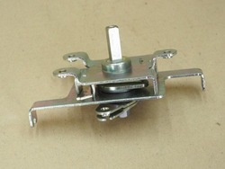 Iveco daily iv v 14- замок дверь левый зад средний фото №1