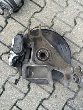 Поворотный кулак ступица суппорт левый зад range rover l405 фото №1