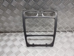 Рамка радіо mercedes c-klasa w203 фото №1