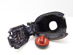 Крышка корпус заливка топлива mercedes a-klasa w176 a1766300067 фото №1